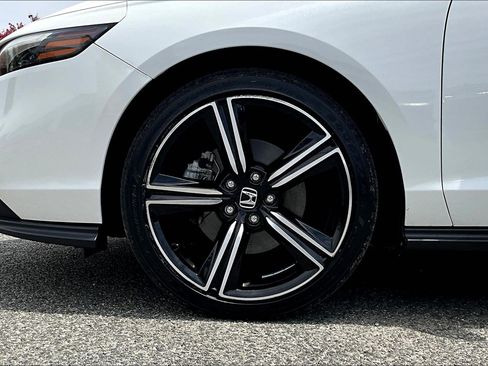 Used 2023 Honda Accord Sport image 8