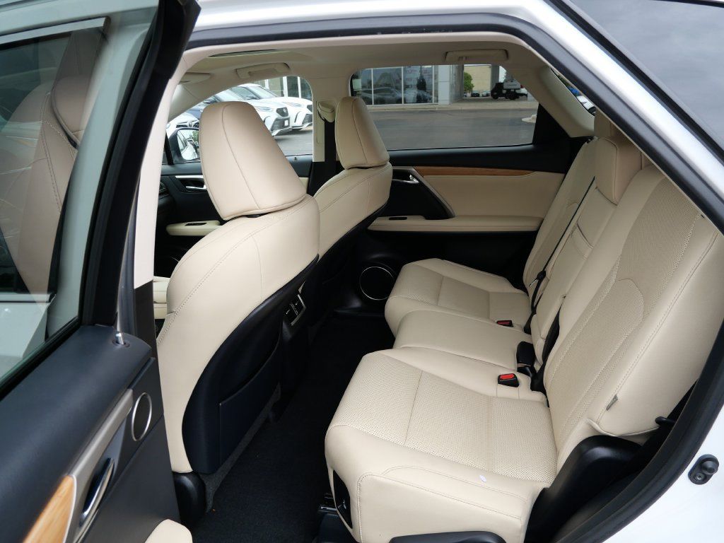 Used 2022 Lexus RX 350L Premium w/ Premium Package AWD/4WD image 11