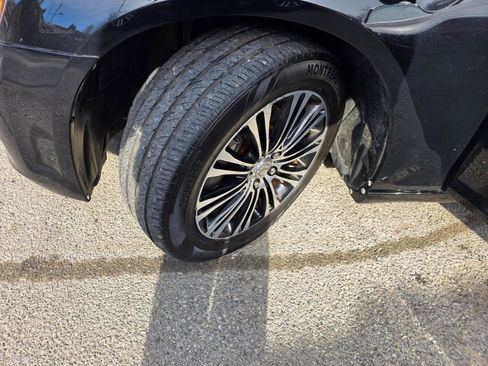 Used 2014 Chrysler 300 S AWD/4WD image 24