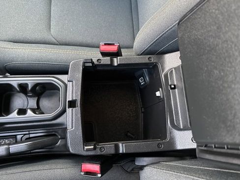 Used 2024 Jeep Wrangler Sport S image 28