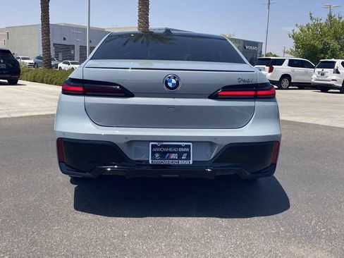 Used 2025 BMW 740i w/ Premium Package RWD image 7