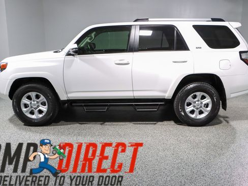 Used 2023 Toyota 4Runner SR5 Premium w/ Moonroof Package AWD/4WD image 10