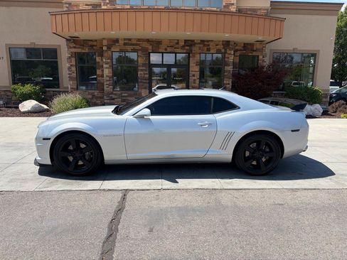 Used 2010 Chevrolet Camaro SS w/ RS Package RWD image 2