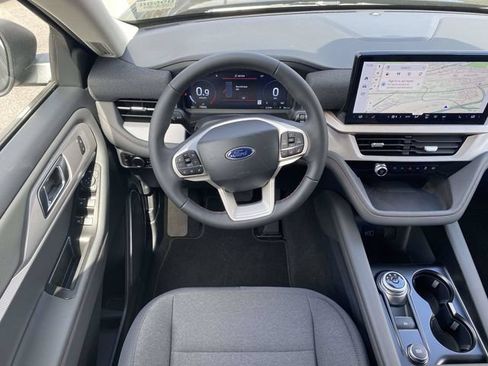 New 2026 Ford Explorer Active RWD image 4