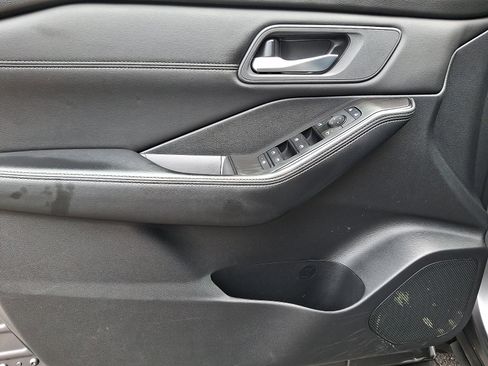 Certified 2026 Nissan Rogue SV w/ SV Premium Package AWD/4WD image 12