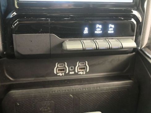 Used 2025 RAM 1500 Laramie AWD/4WD image 11