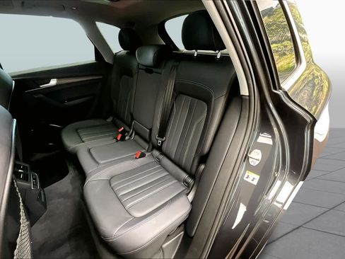 Used 2023 Audi Q5 2.0T Premium w/ Convenience Package AWD/4WD image 22