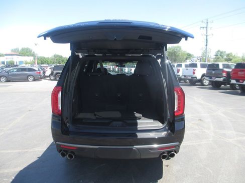 Used 2022 GMC Yukon AT4 AWD/4WD image 9