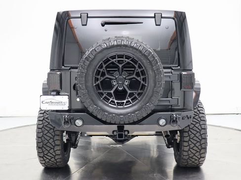 Used 2018 Jeep Wrangler Unlimited Sahara image 4