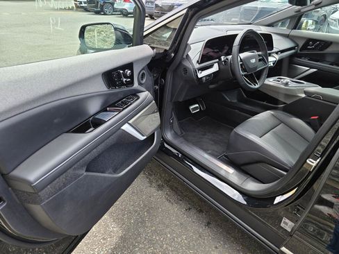 New 2026 Cadillac Optiq Luxury 2 AWD/4WD image 30