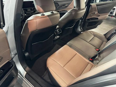 Used 2023 Lexus ES 250 w/ Premium Package AWD/4WD image 18