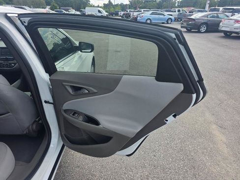 Used 2018 Chevrolet Malibu LS FWD image 12