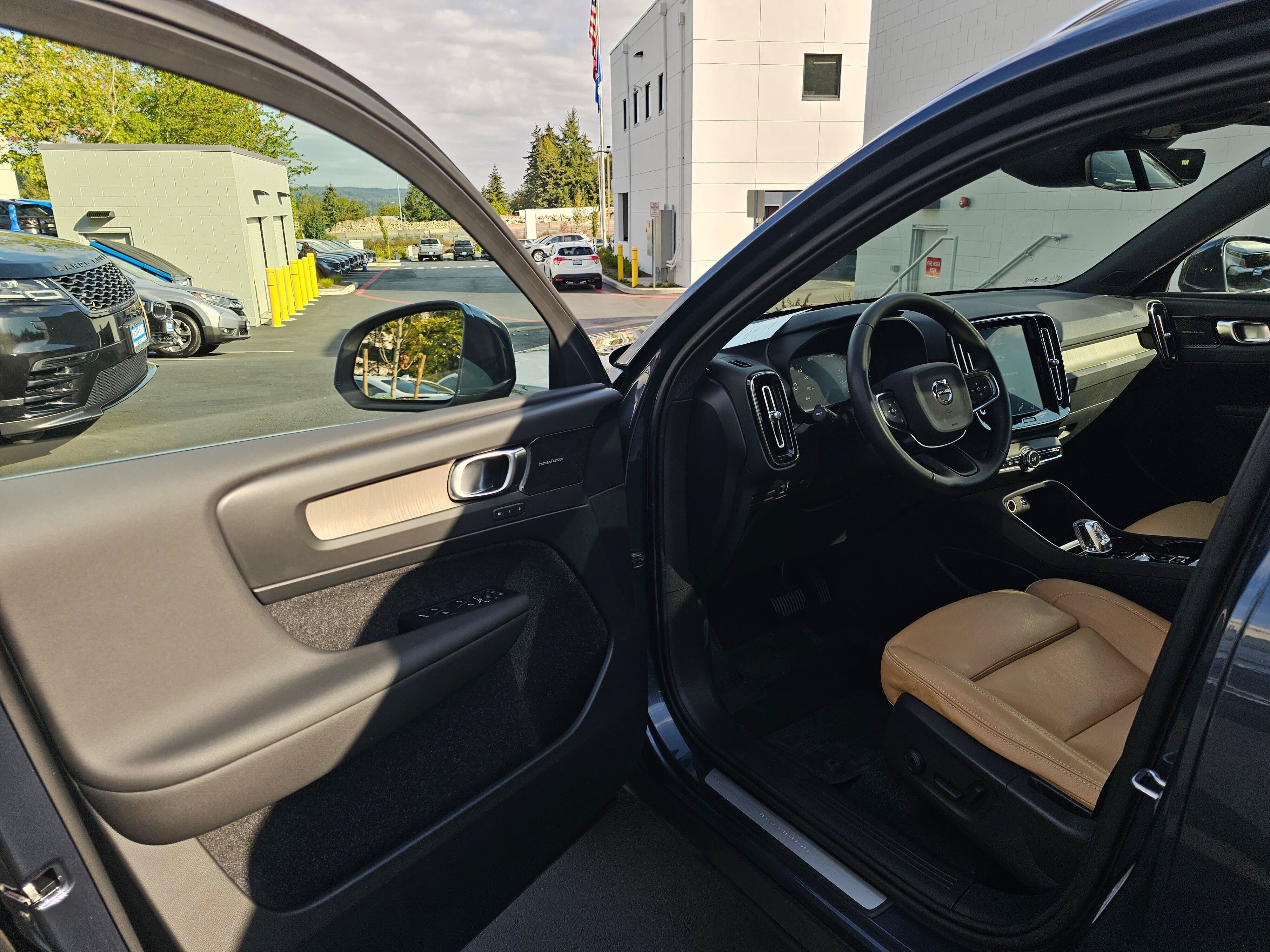 Used 2019 Volvo XC40 T5 Inscription AWD/4WD image 23