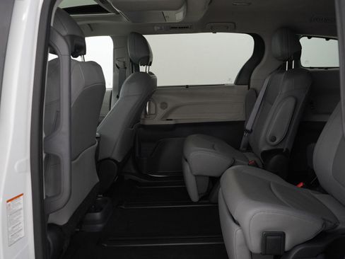 New 2024 Toyota Sienna Limited image 16