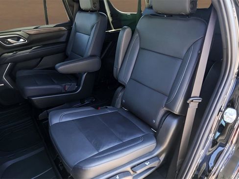 Used 2021 Chevrolet Tahoe LT w/ LT Signature Package image 24