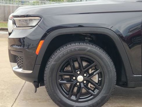 Used 2021 Jeep Grand Cherokee L Laredo w/ Luxury Tech Group I RWD image 8