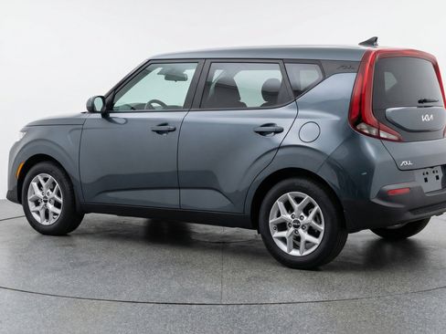 Used 2025 Kia Soul LX w/ LX Technology Package FWD image 6