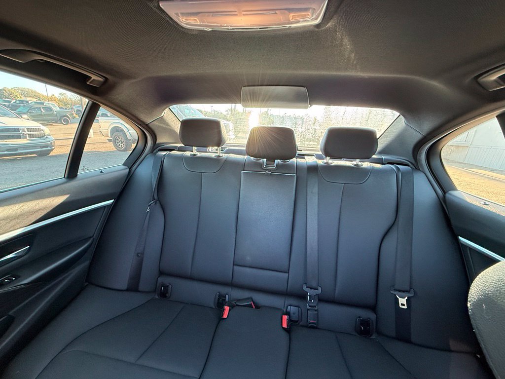 Used 2018 BMW 330i xDrive Sedan AWD/4WD image 25