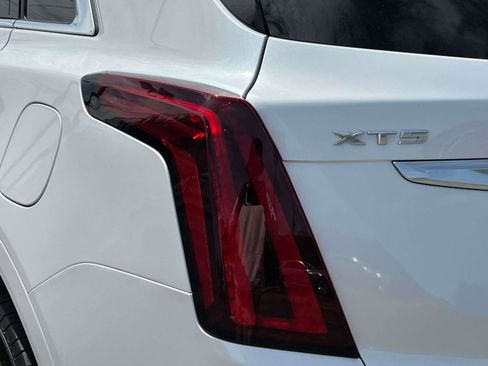 Certified 2023 Cadillac XT5 Premium Luxury AWD/4WD image 11