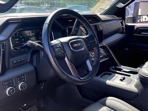 Used 2025 GMC Sierra 2500 AT4 w/ AT4 Premium Plus Package image 18