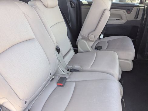Used 2019 Honda Odyssey EX image 12