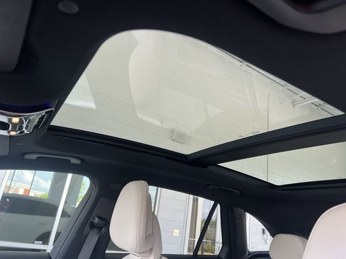 Certified 2025 Mercedes-Benz GLC 300 image 21