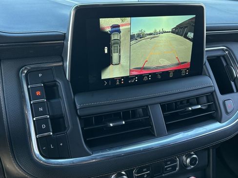 Used 2024 GMC Yukon AT4 w/ Technology Package AWD/4WD image 15