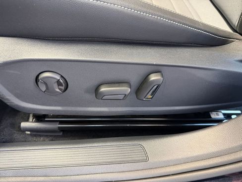 Used 2025 Volkswagen Jetta SE image 23