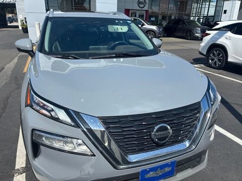 Used 2021 Nissan Rogue SL w/ Premium Package FWD image 5