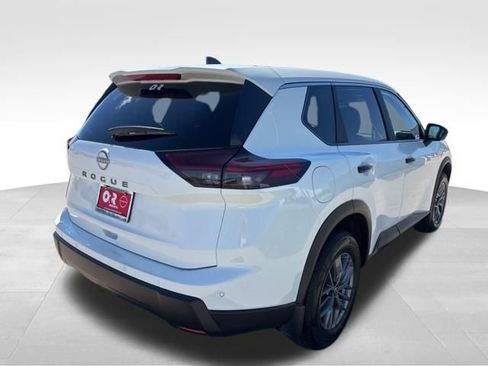 Certified 2025 Nissan Rogue S FWD image 5