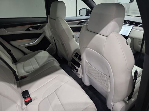 New 2026 Jaguar F-PACE R-Dynamic S image 21