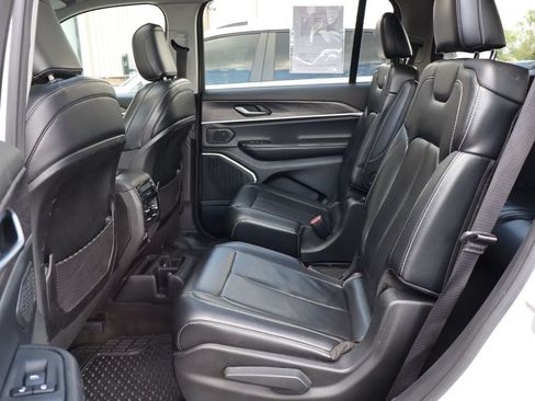 Used 2021 Jeep Grand Cherokee L Limited AWD/4WD image 39