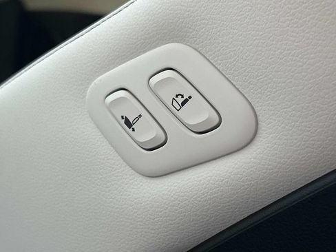 New 2027 Genesis GV70 2.5T Advanced AWD/4WD image 23