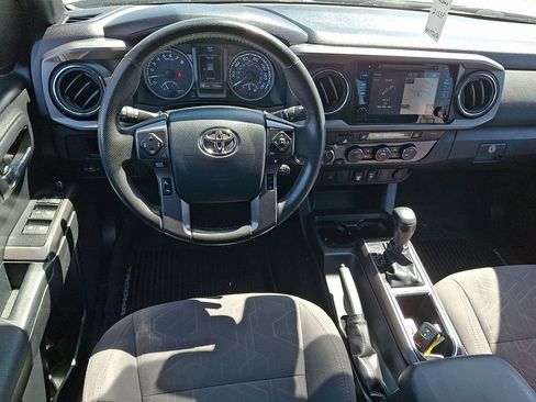 Used 2019 Toyota Tacoma SR AWD/4WD image 11