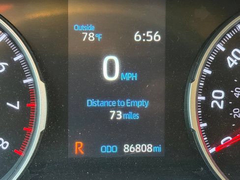Used 2022 Toyota RAV4 LE FWD image 10