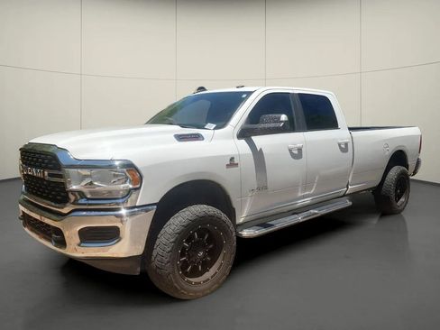 Used 2022 RAM 2500 Big Horn AWD/4WD image 3