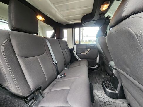 Used 2015 Jeep Wrangler Unlimited Sport w/ Quick Order Package 23S AWD/4WD image 40