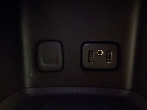 Used 2018 GMC Acadia SLE FWD image 29