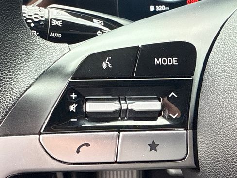 Used 2024 Hyundai Elantra SEL FWD image 23