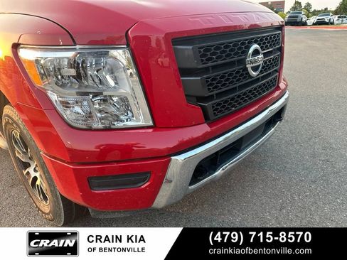 Used 2022 Nissan Titan SV AWD/4WD image 11
