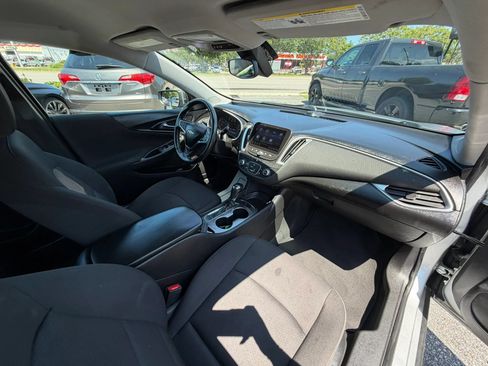 Used 2019 Chevrolet Malibu RS FWD image 17