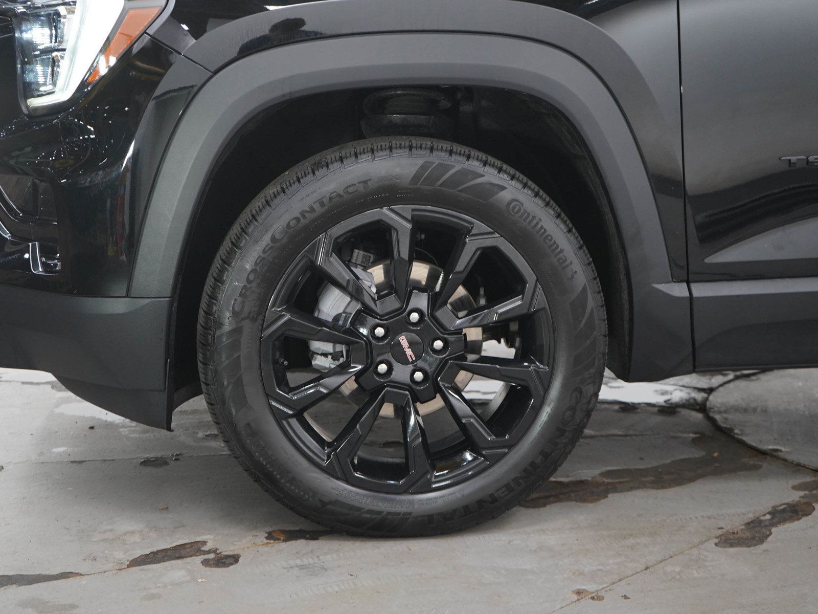 Used 2025 GMC Terrain Elevation w/ Elevation Premium Package AWD/4WD image 29