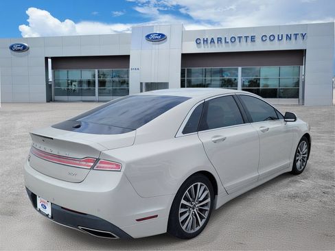 Used 2020 Lincoln MKZ FWD image 4