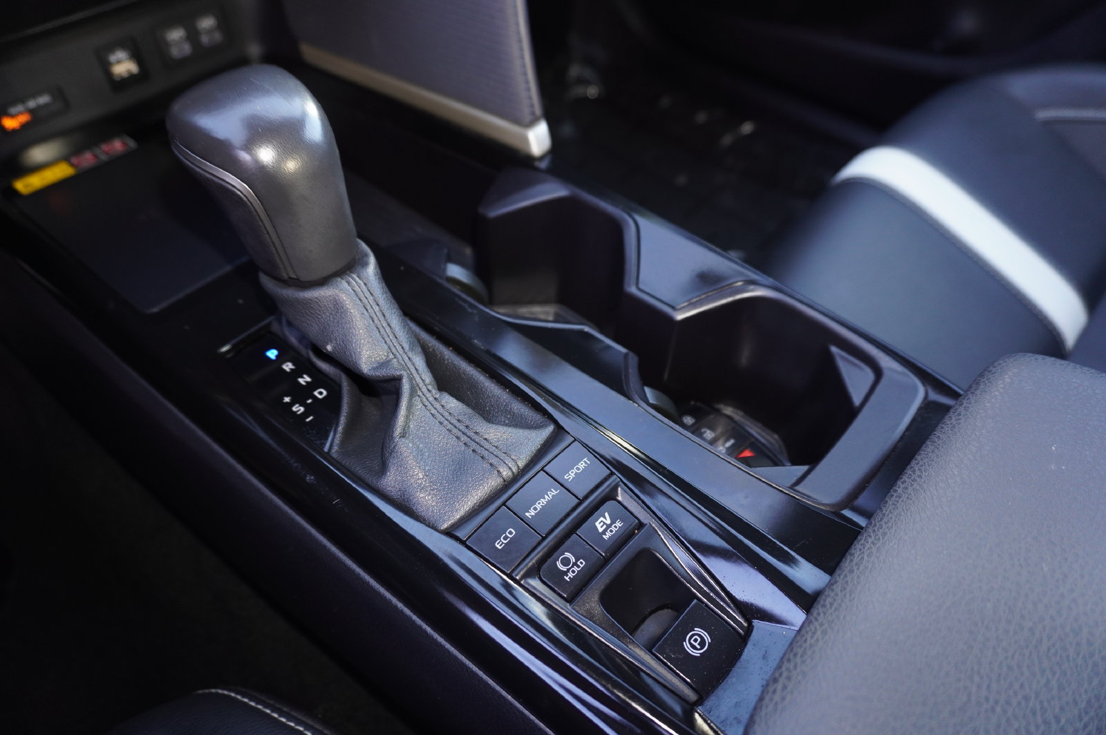 Used 2025 Toyota Camry SE FWD image 17
