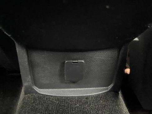Used 2016 Ford Fusion SE FWD image 16