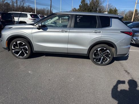 Used 2024 Mitsubishi Outlander SE image 6