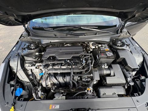 Used 2025 Kia K4 LXS image 32