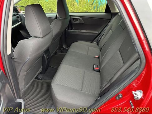 Used 2017 Toyota Corolla iM image 10