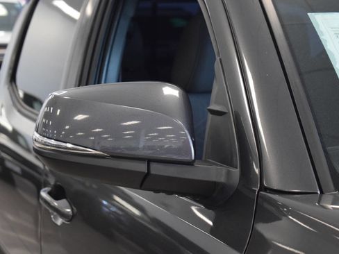 Used 2019 Toyota Tacoma TRD Sport w/ Technology Package image 11