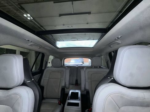 Used 2026 Lincoln Aviator Reserve AWD/4WD image 16